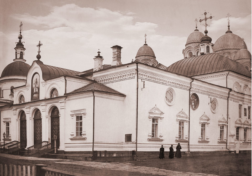 У Николаевского храма, фото начала XX века
