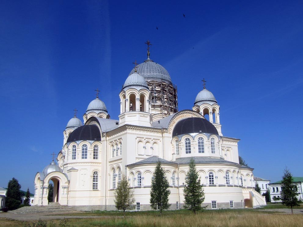 Крестовоздвиженский собор Свято-Николаевского монастыря. Фото Алексея Рычкова 2020 года