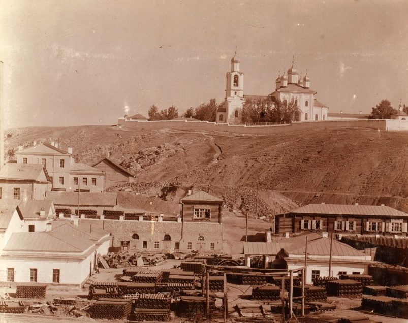 Вид на Преображенский монастырь в начале XX века