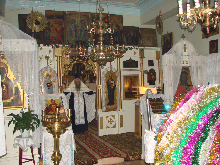 Вознесенская церковь в городе Невьянске: во время службы