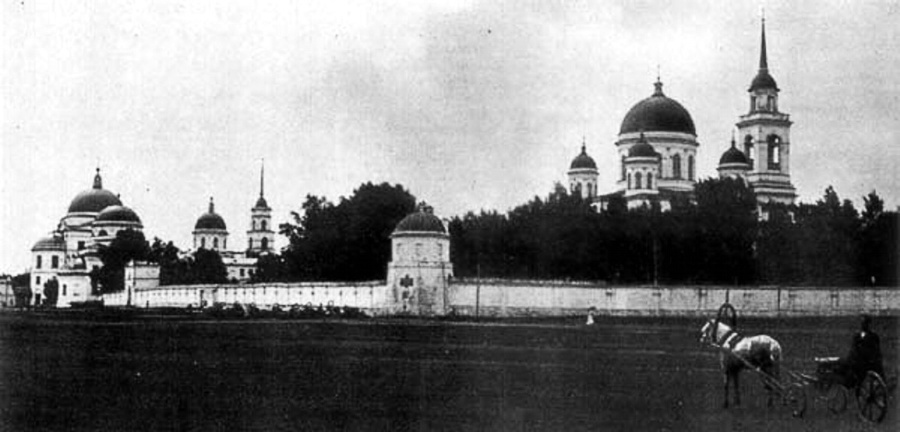 Новотихвинский женский монастырь в Екатеринбурге: общий вид в начале XX века