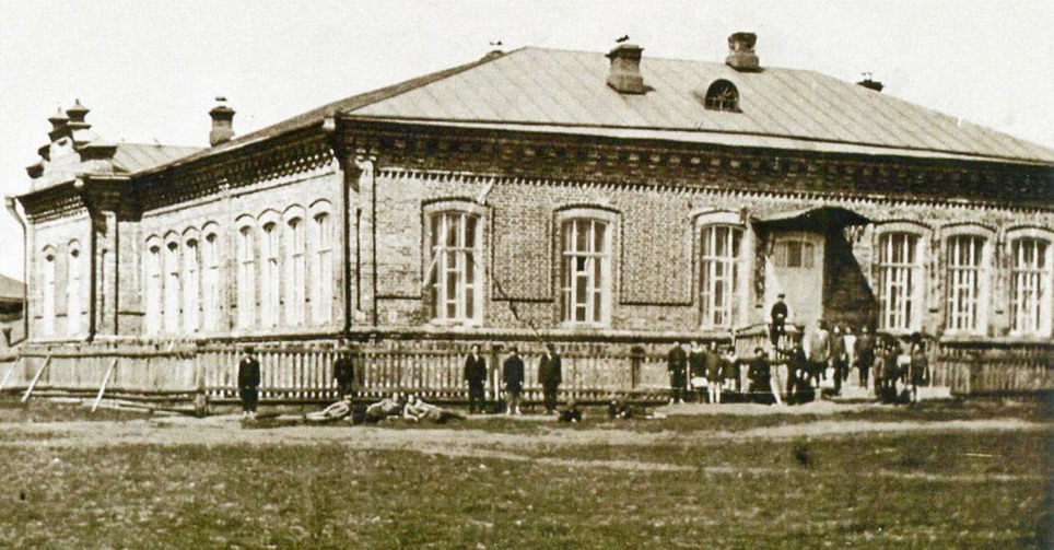 Напольная школа в Алапаевске в начале XX века