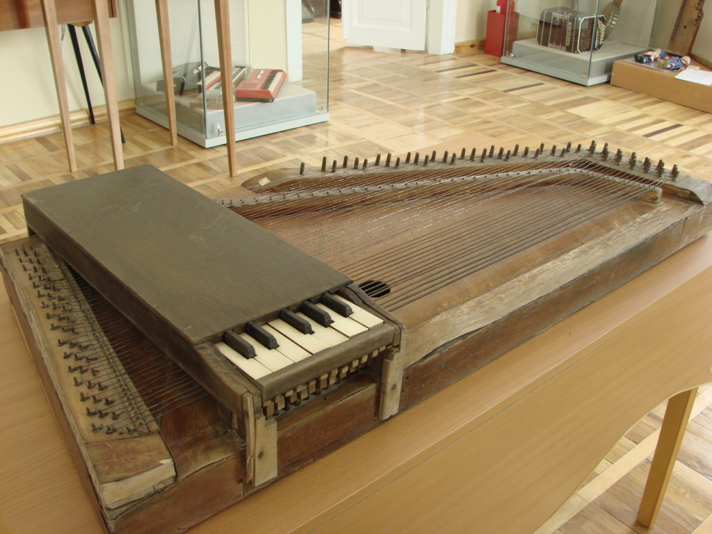 В Доме-музее П. И. Чайковского собрана самая большая на Урале коллекция музыкальных инструментов