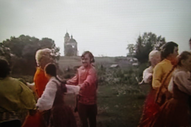 Один из кадров фильма "Синюшкин колодец" с Илиинским храмом на заднем плане