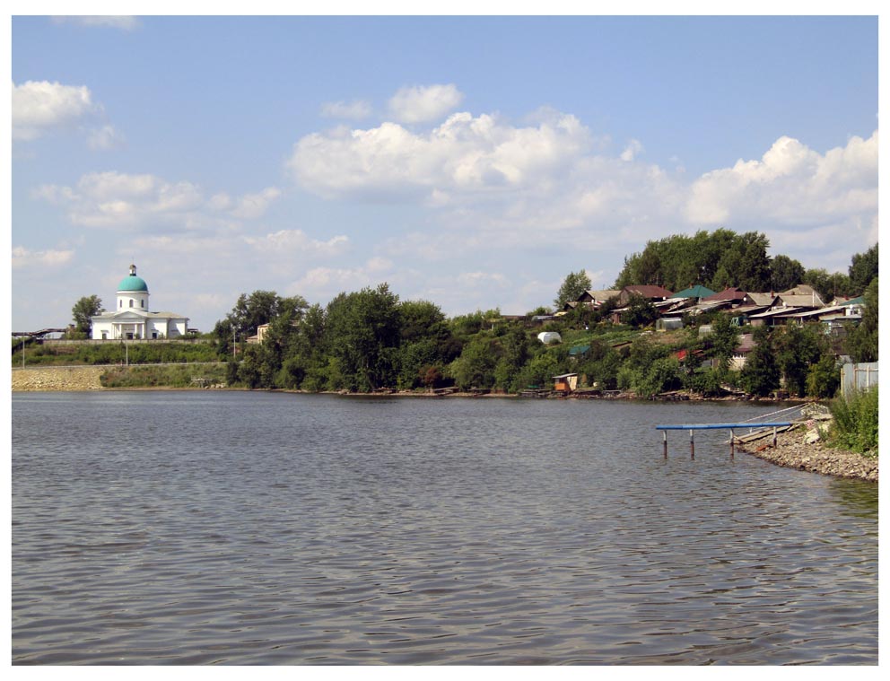 Нижняя Салда: храм Николая Чудотворца с противоположного берега пруда. Фото Алексея Рычкова