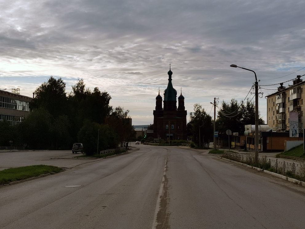 Красноуфимск: храм Александра Невского в перспективе улицы Мизерова