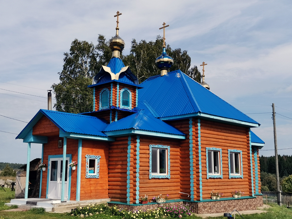 Деревня Савиново: храм Успения Пресвятой Богородицы