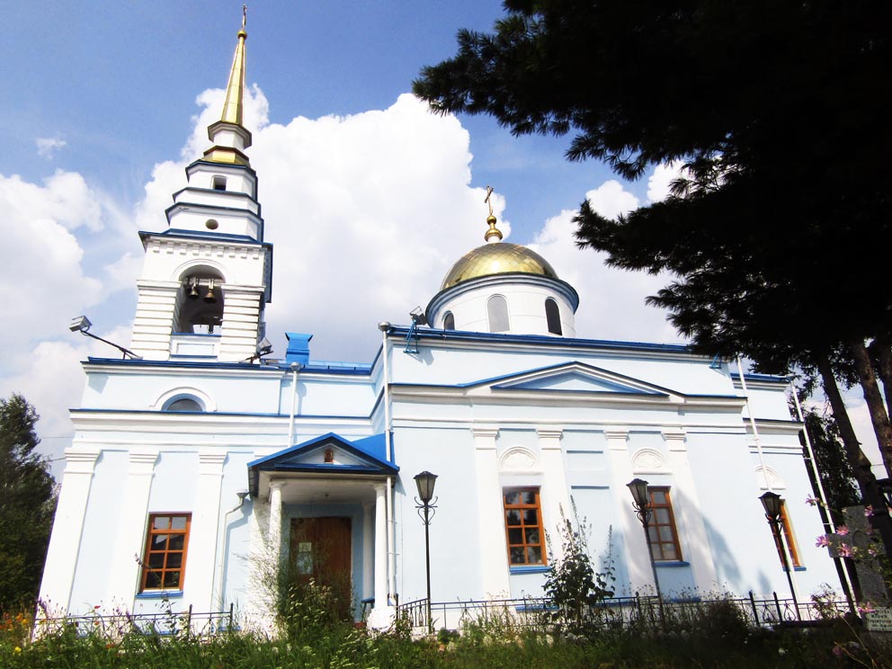 Казанская церковь в городе Карпинске