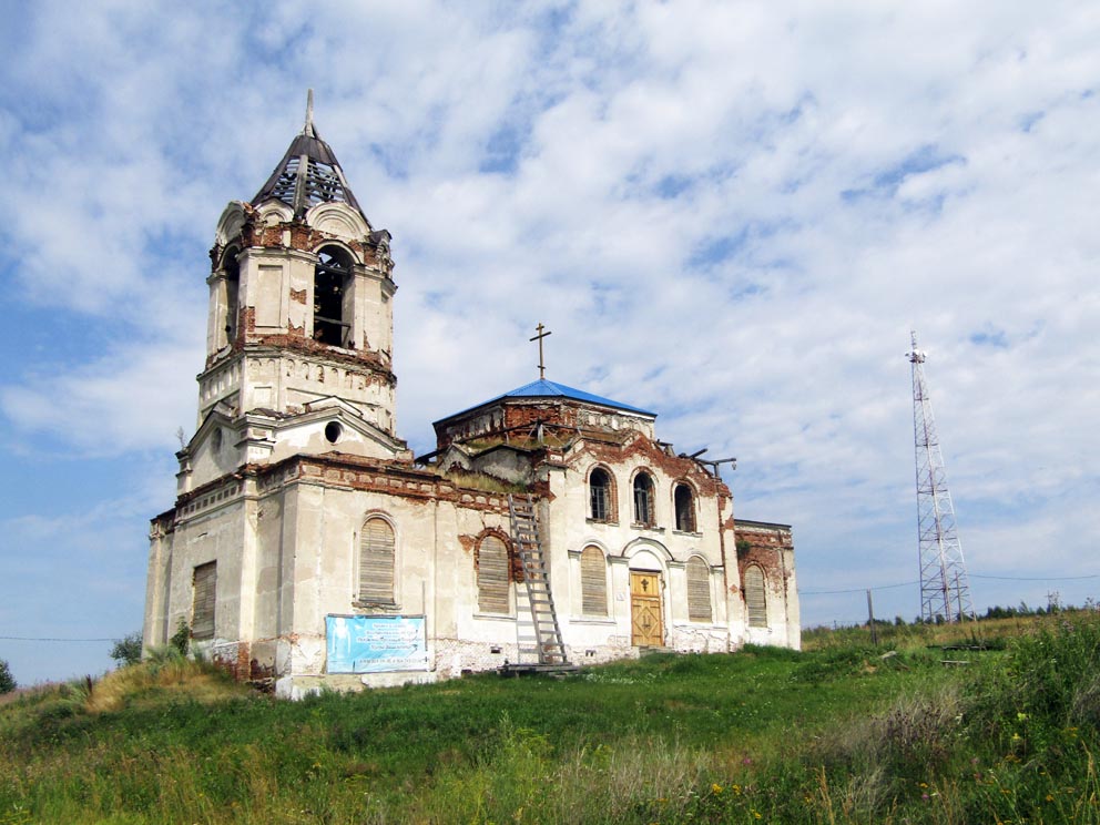 Село Комарово: храм Рождества Пресвятой Богородицы