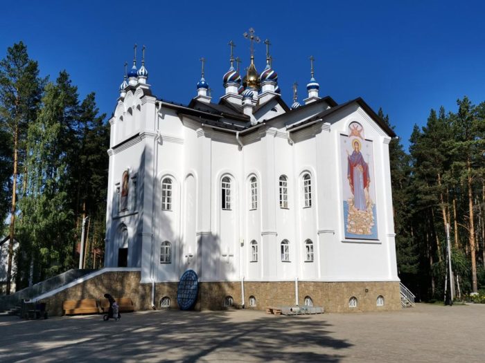 Среднеуральский монастырь: храм в честь Казанской иконы Божией Матери