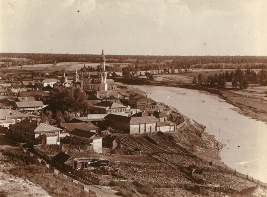 Вид на храмы старого и нового Покровского монастыря, фото 1909 года