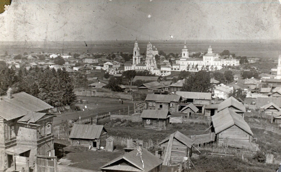 Вид со стороны монастыря на подгорную часть Туринска, фото начала XX века