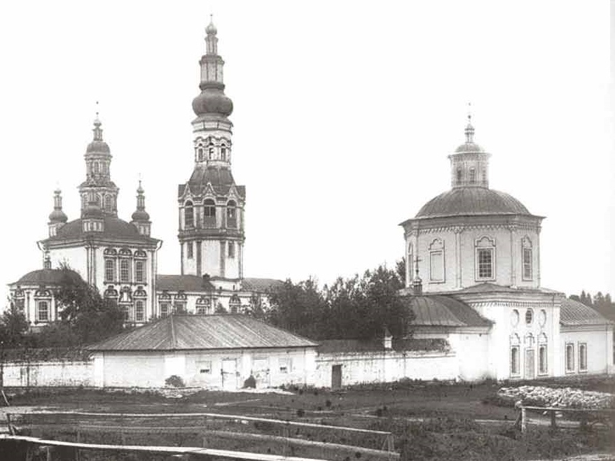 Походяшинские церкви Покровского монастыря: старый Покровский храм и Иоанно-Предтеченская церковь