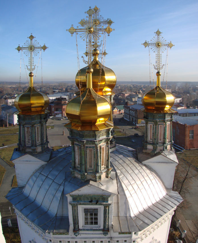 Золотые купола Троицкого собора. Вид с колокольни
