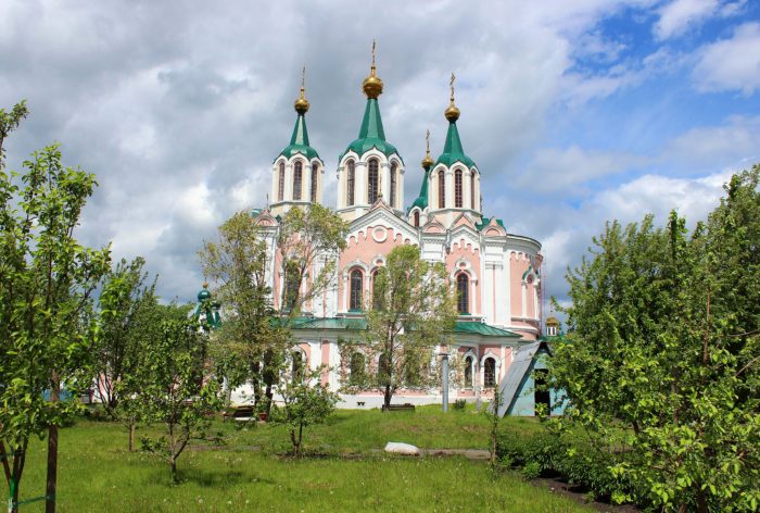 Главные святыни Далматовского монастыря ныне пребывают в стенах Скорбященского храма