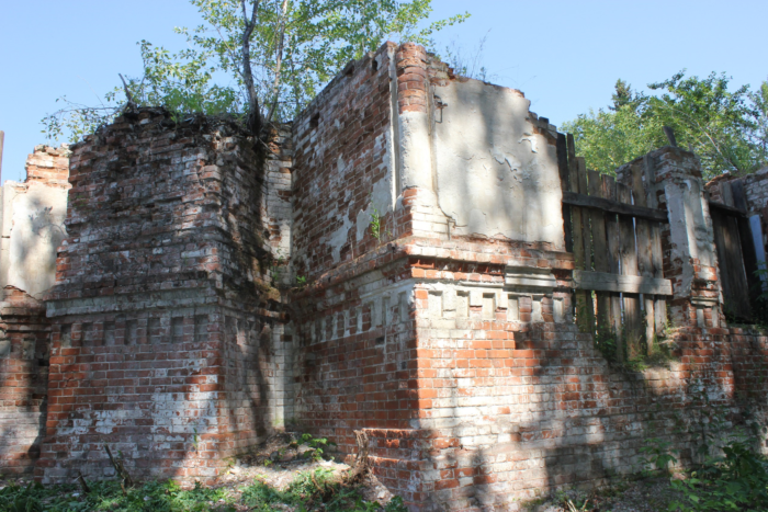 Введенский Красносельский женский монастырь: руины Введенской церкви в наши дни