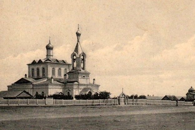 Никольская церковь (ныне собор) до революции