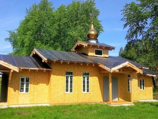 Строящийся храм во имя святых Царственных Страстотерпцев в поселке Басьяновский