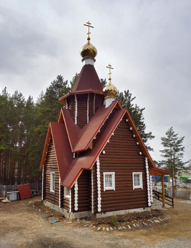 Поселок исток. Посёлок большой Исток Свердловская область. Храм в большом Истоке. Храм Святой Екатерины Свердловская область. Посёлок большой Исток Сысертский район Свердловской области.