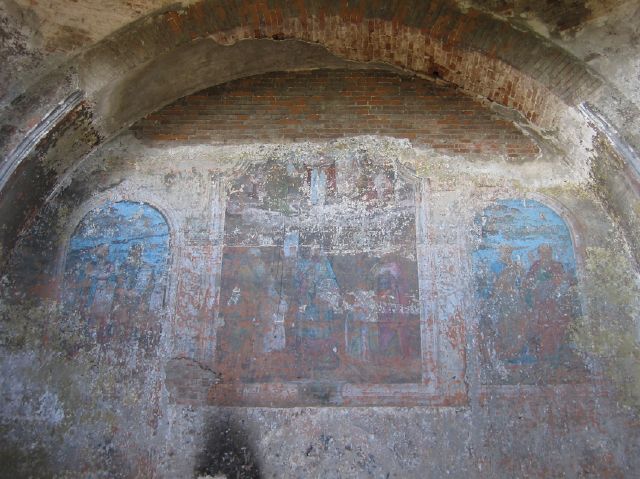 Во Введенском храме частично сохранились настенные росписи