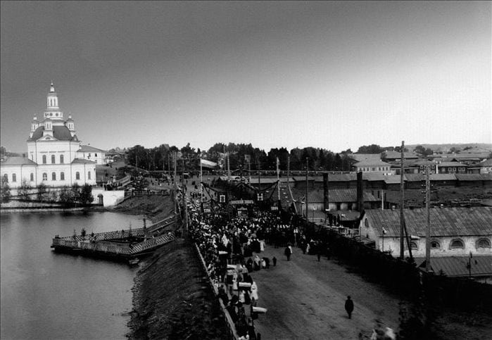 Фото начала XX века. Старая плотина и пруд на Алапаихе