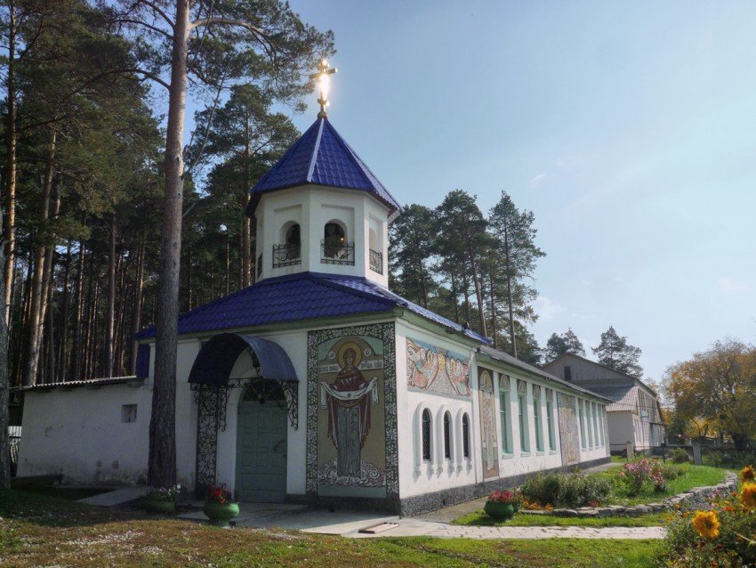 Поселок Октябрьский: храм Покрова Пресвятой Богородицы