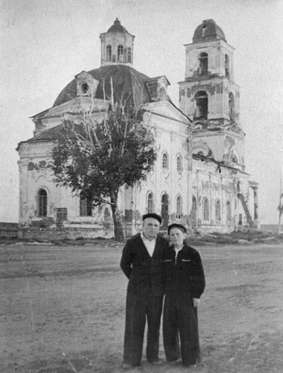 Знаменский храм в Щелкуне в середине XX века