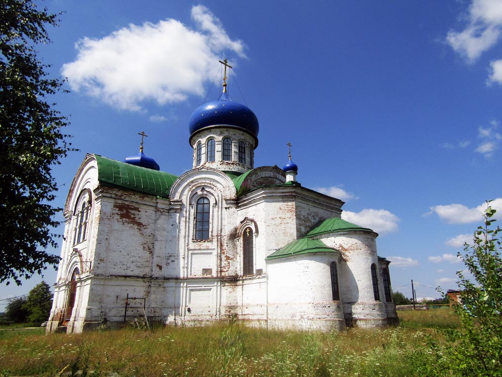 Село покровское. Храм Пресвятой Богородицы в селе Покровское. Село Покровское Церковь Покрова Пресвятой Богородицы. Храм Покрова Божьей матери село Покровка. Село Покровское Звенигород.