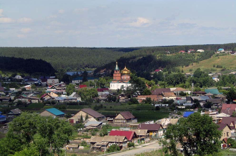 Вид на Богоявленский храм с горы в черте города. Фото Алексея Рычкова