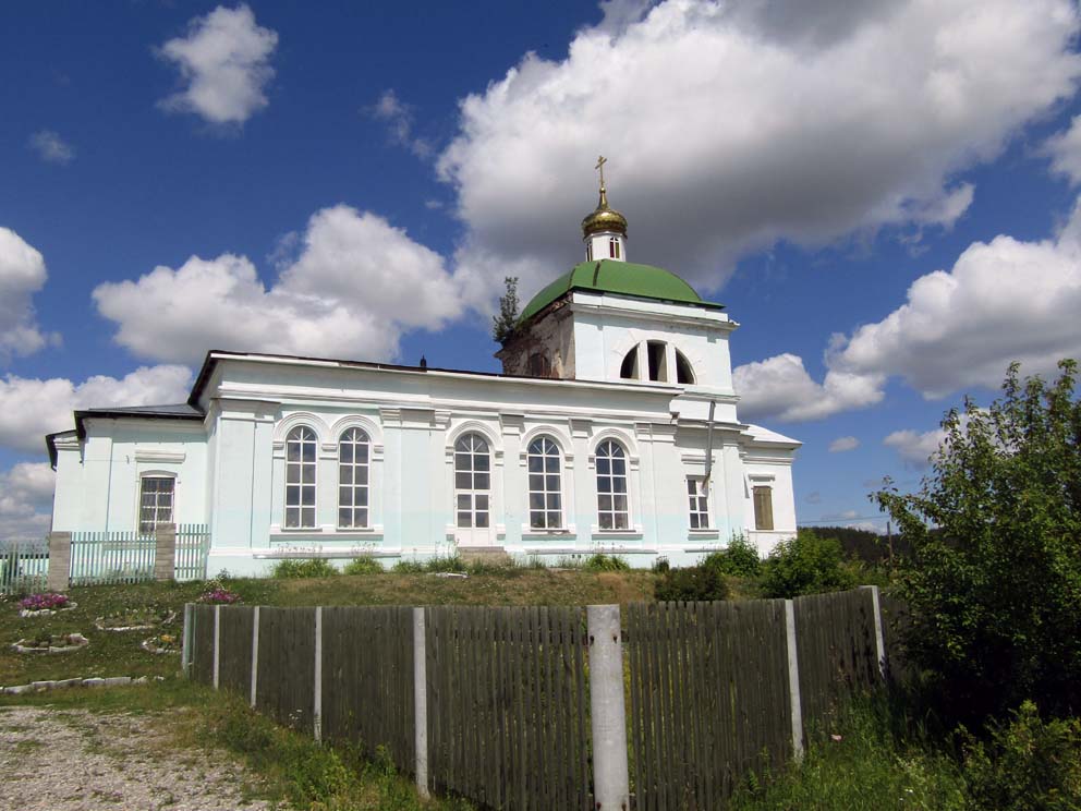 Село Курьи: храм Святой Троицы. Фото Алексея Рычкова