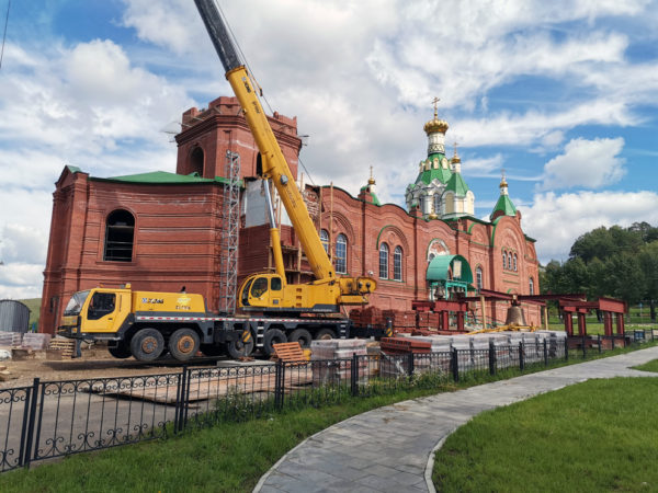 Возведение колокольни Вознесенского собора в Михайловске: август 2020 года