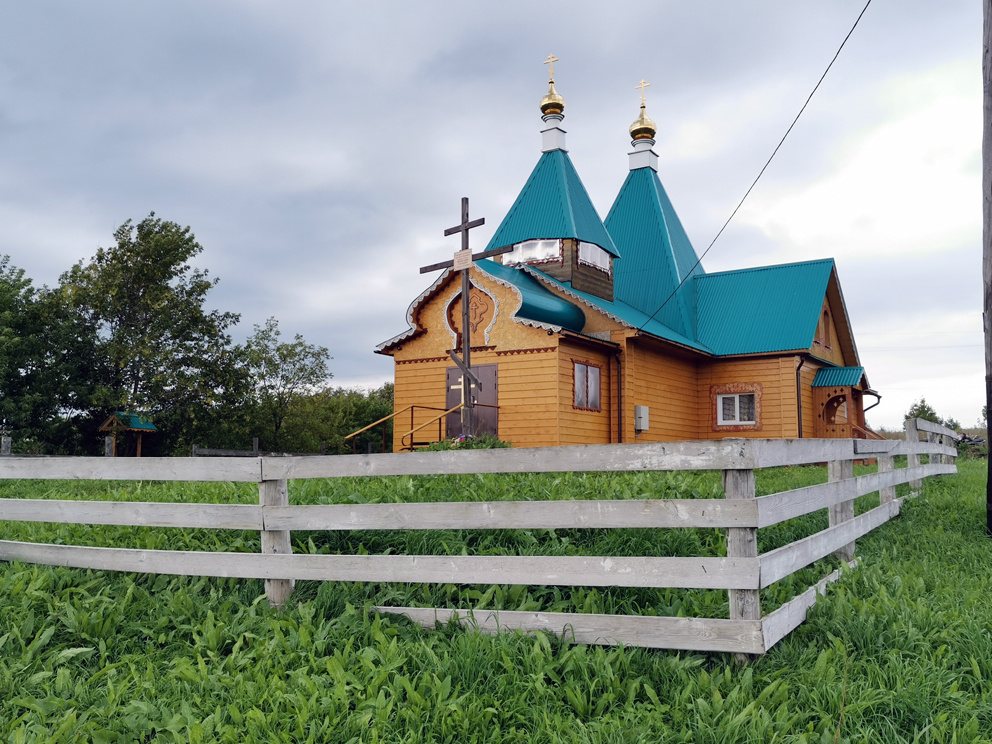 Вокруг Вознесенской церкви в селе Чатлык оформляется прихрамовая территория