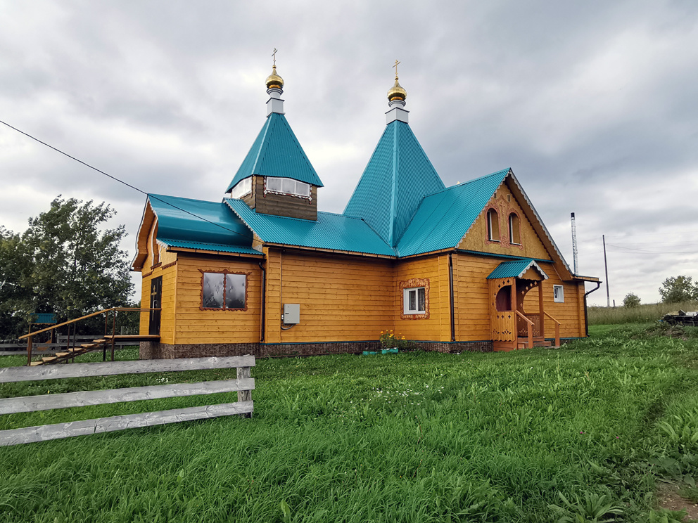 Село Чатлык: храм Вознесения Господня