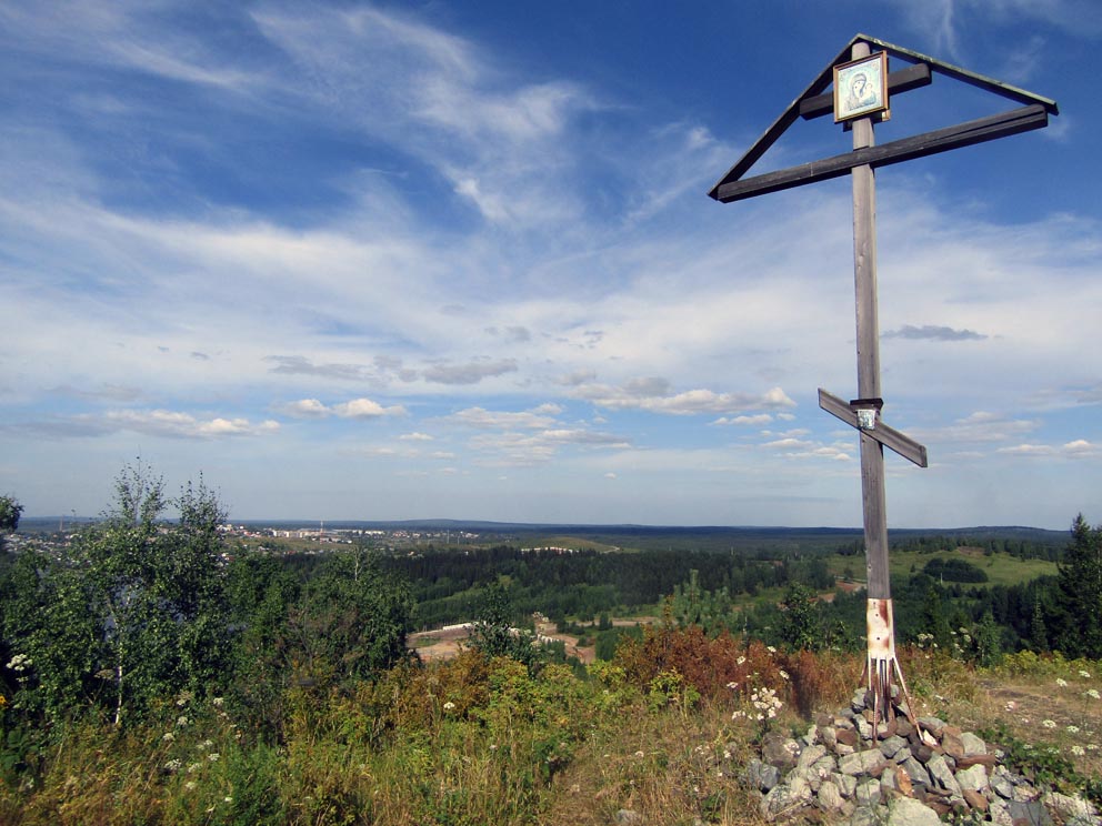 Православный крест с образом Божией Матери установлен на вершине сопки Ермака