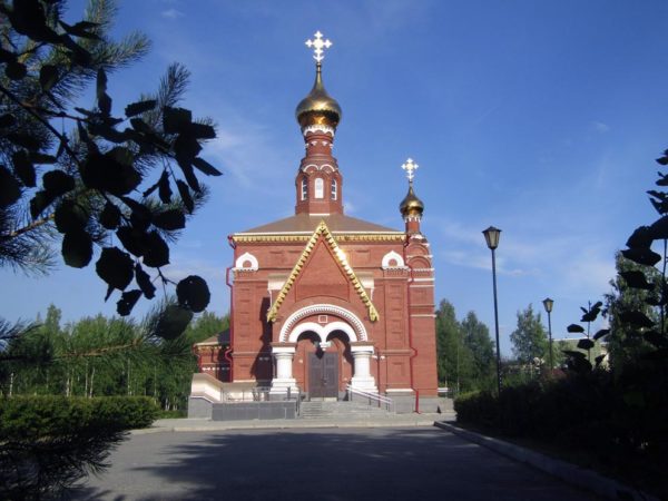Красноуральск: храм Иоанна Кронштадтского и Сергия Радонежского