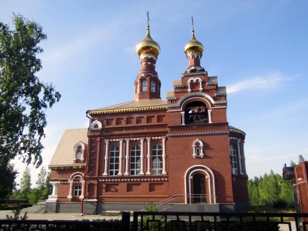 Оформление храма в Красноуральске выполнено в узорчатом стиле XVII столетия
