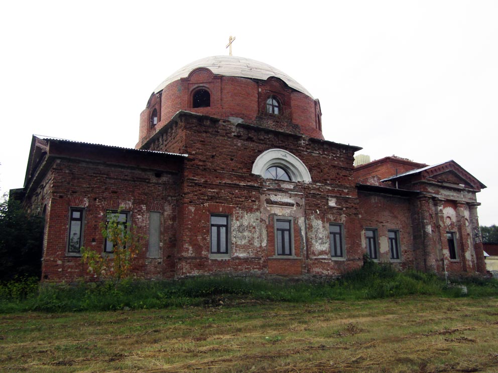 Село Захаровское: храм Троицы Живоначальной
