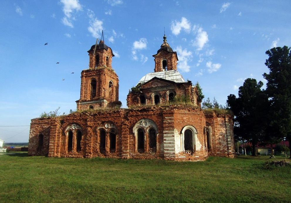Село Леневское: Крестовоздвиженский храм