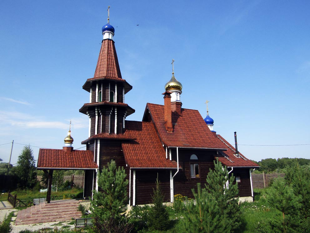 Деревня Новоселова: храм святого Вонифатия