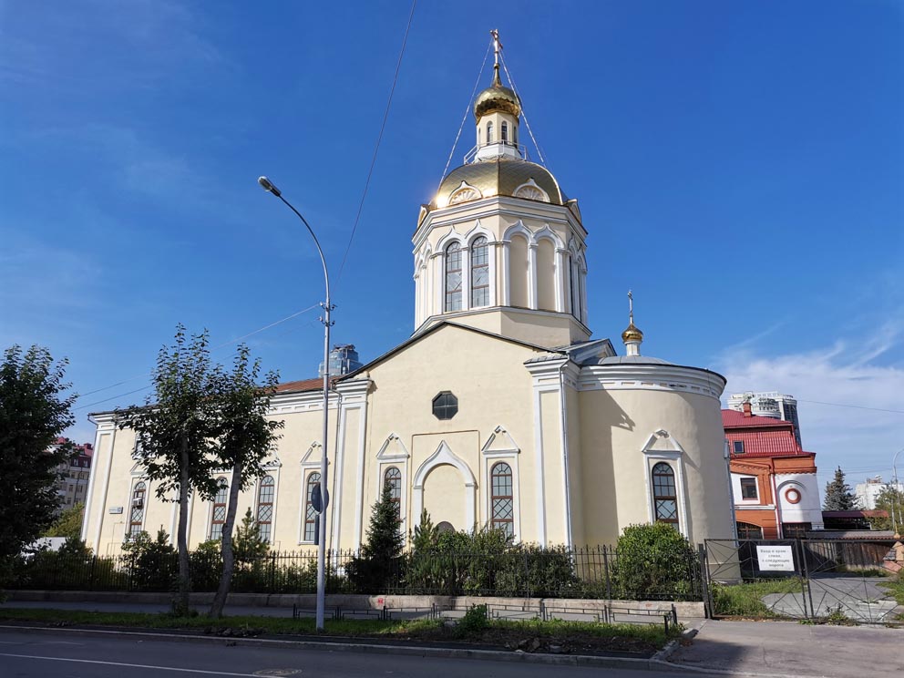 Крестовоздвиженский храм Крестовоздвиженского мужского монастыря в Екатеринбурге