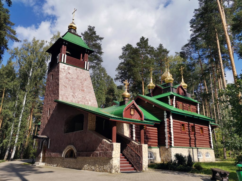 Храм преподобного Серафима Саровского в Екатеринбурге