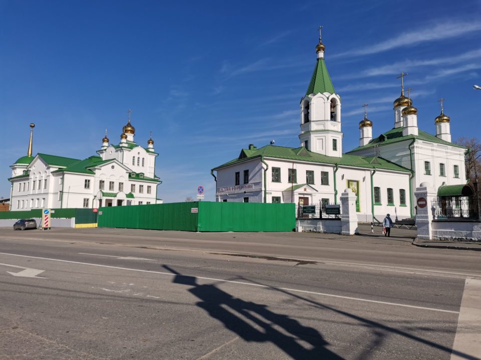 Успенский храм и Духовный центр в Березовском
