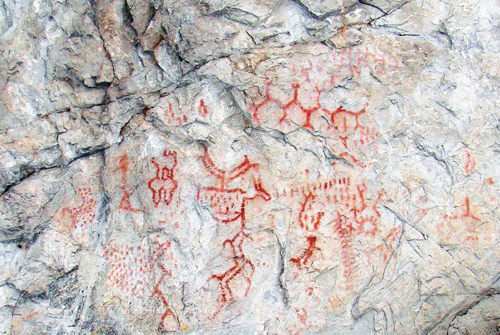 Главный фрагмент изображений "Двухглазый камень". Самый крупный шедевр реки Нейвы, оставленный древними художниками