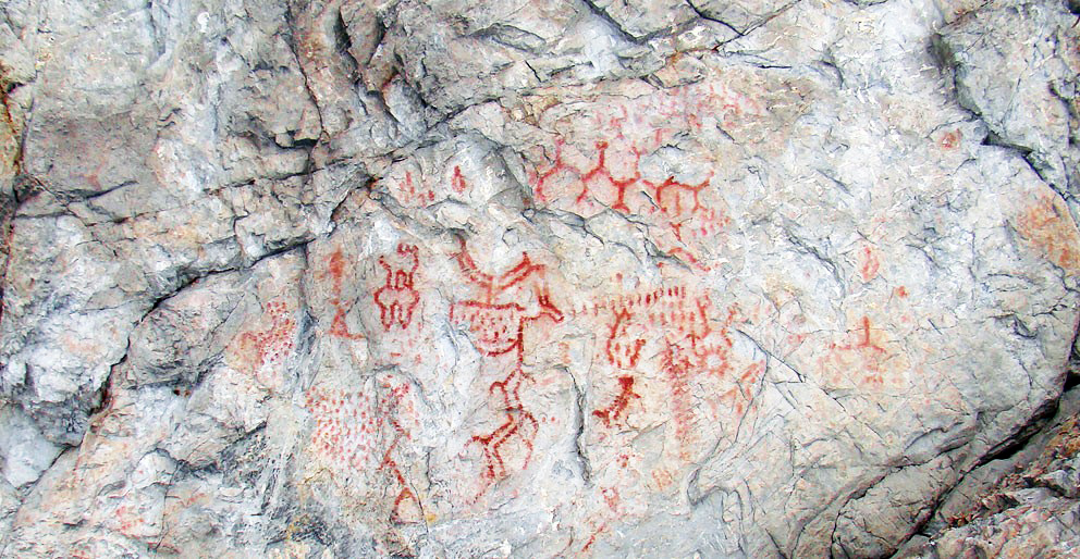 Главный фрагмент изображений "Двухглазый камень". Самый крупный шедевр реки Нейвы, оставленный древними художниками 