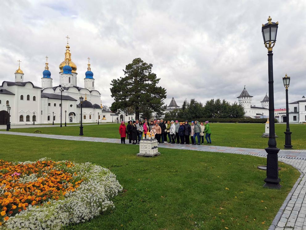 Достопримечательности Тобольска: кремль и храмы. На Софийском дворе во время экскурсии
