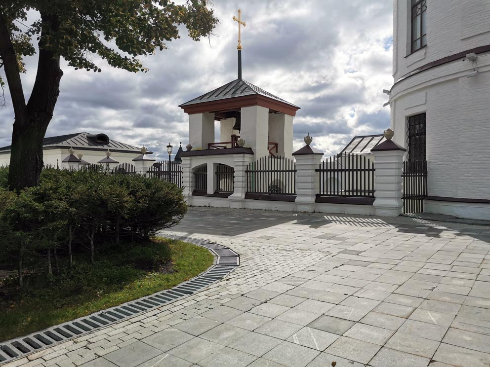 Колоколенка Угличского колокола на Софийском дворе Тобольского кремля